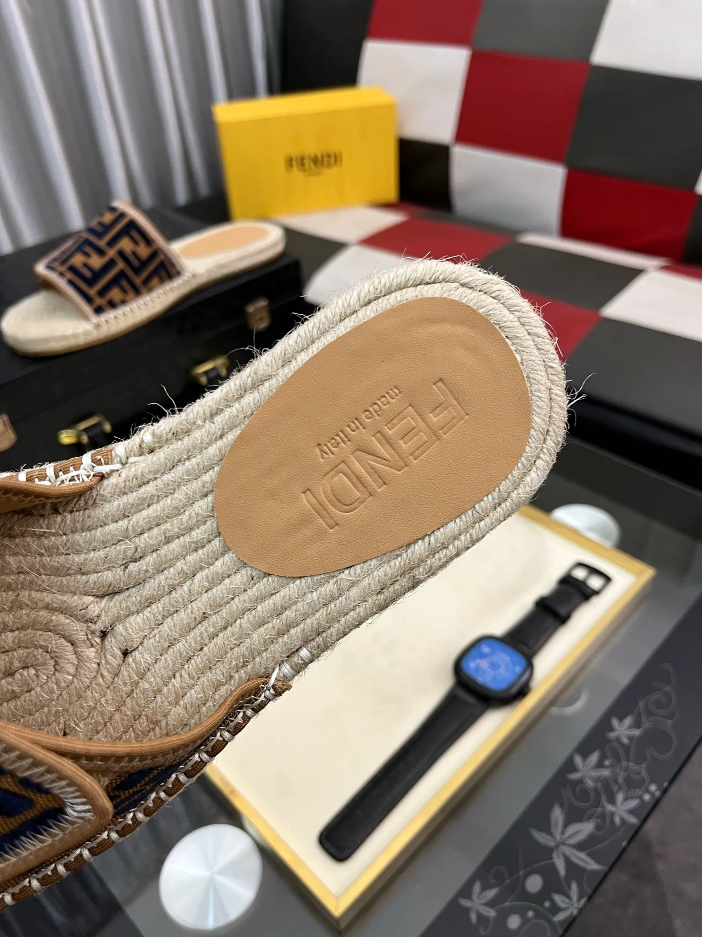 Men's shoes💰320⌚️⌚️[FENDI~Fendi slippers] High-end men's shoes brand official website 1:1 latest masterpiece: original mold customization, fabrics made of imported original materials, upgraded outsole, lighter, top quality in the market, simple and tasteful, a must-have for fashionistas, fashion is at your feet, full of confidence, the same style at the counter👍The season of summer slippers is here. Yardage: 38-44. Can be customized45.46.47